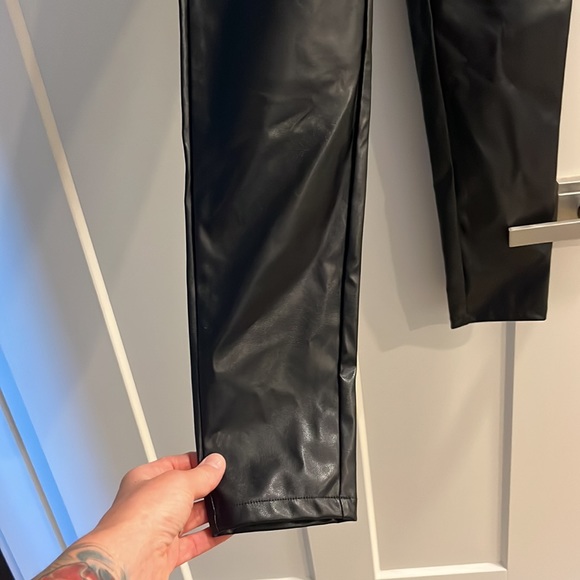 H&M faux leather leggings size small - Picture 2 of 4